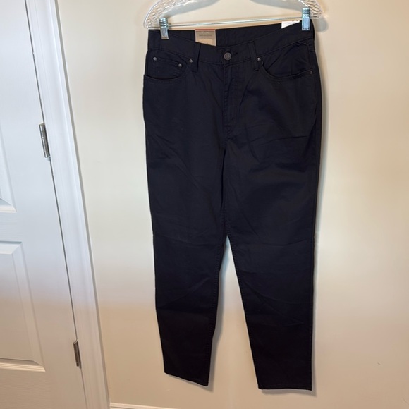 Levi’s Women’s High-Waisted Mom Black Colored Jeans / Size 29X30 / Brand NWT - Picture 2 of 9
